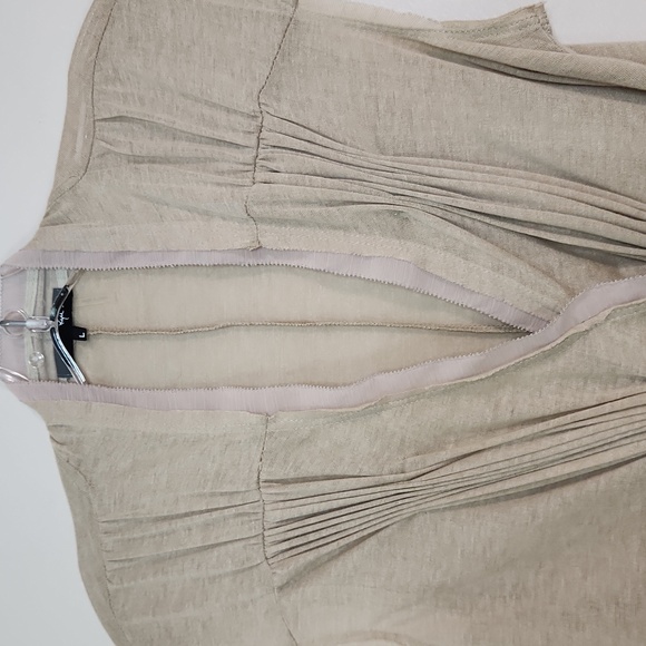 🔥ABSOLUTE FINAL💲⬇️Ryu Sheer Beige Top W/ Flower Appliqués, Size L ~ VGUC - Picture 3 of 8